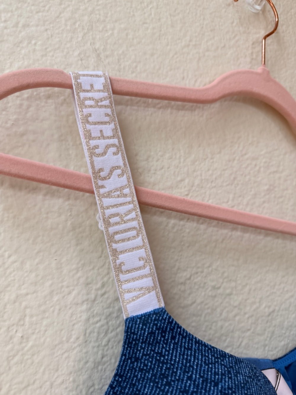 Victoria’s Secret Logo Strap T-Shirt Push-Up Bra Blue Denim Look 32C Y2K - Picture 3 of 9